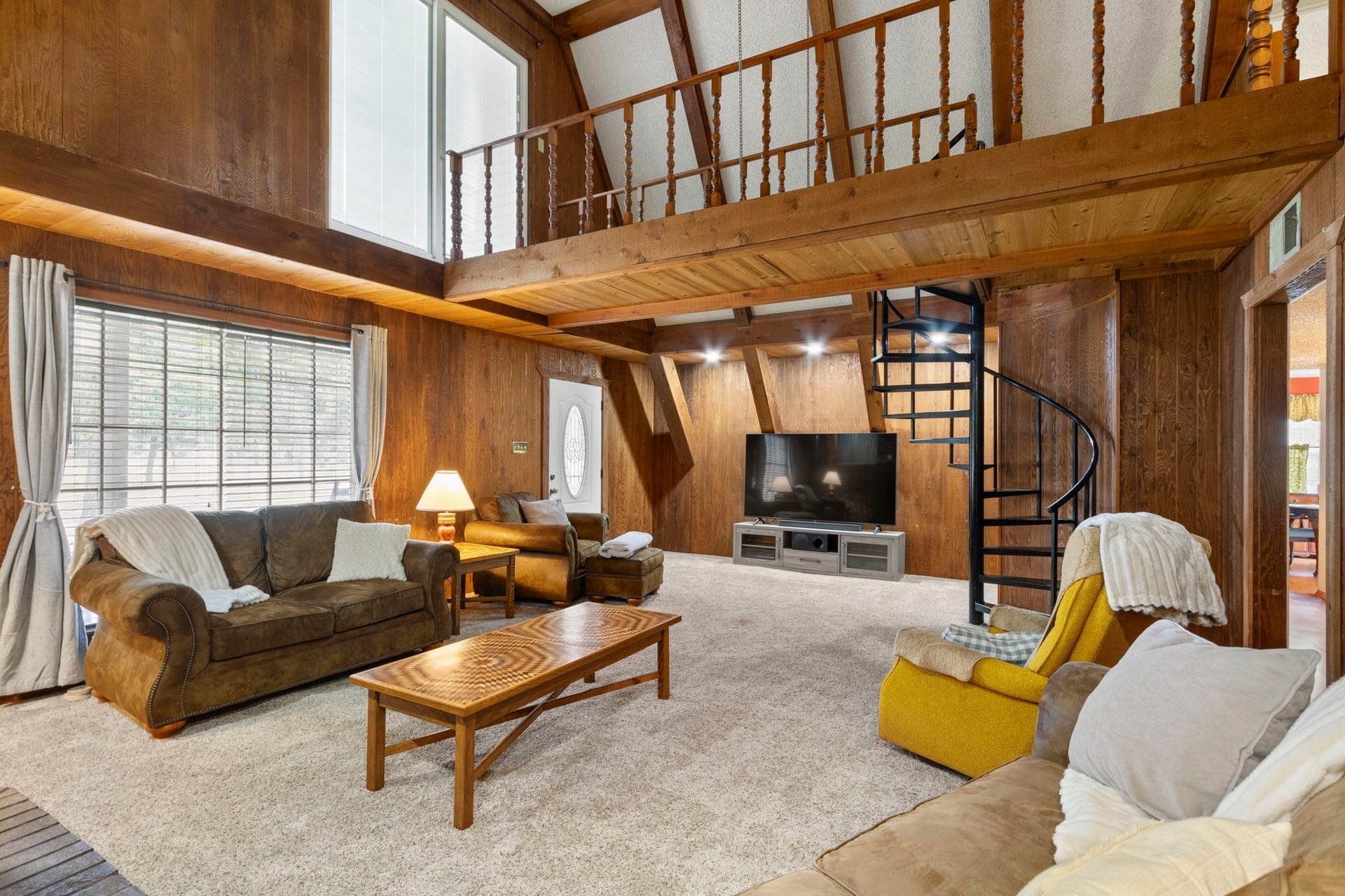 A space to make your own.
With room for large furniture and a flexible layout, this area can easily become the living space, game room, office, or gathering place that fits your lifestyle.