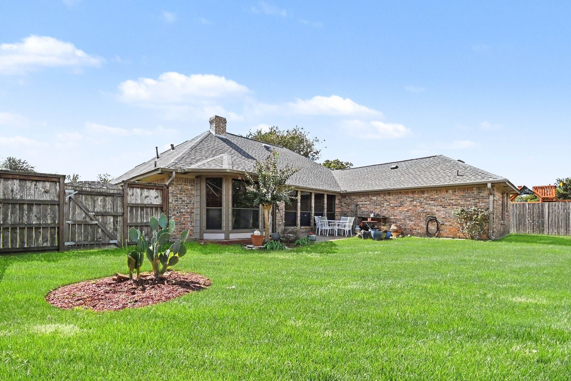 Big backyard for all your needs and wants