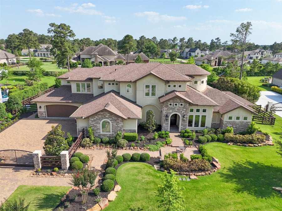 Property photo for 18 Rugged Lark Circle, Tomball, TX