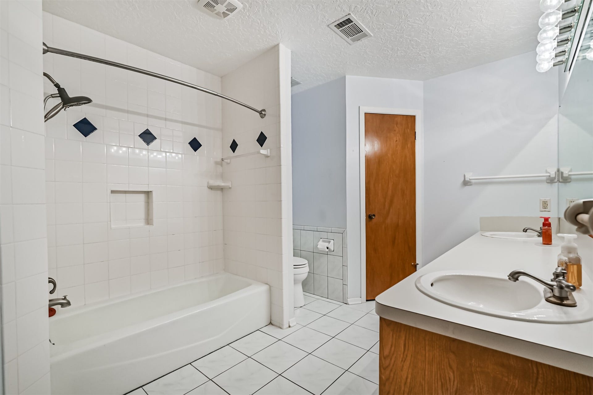 2012 Scott Street, La Marque, TX 77568 2012 Scott Street, La Marque, TX 77568