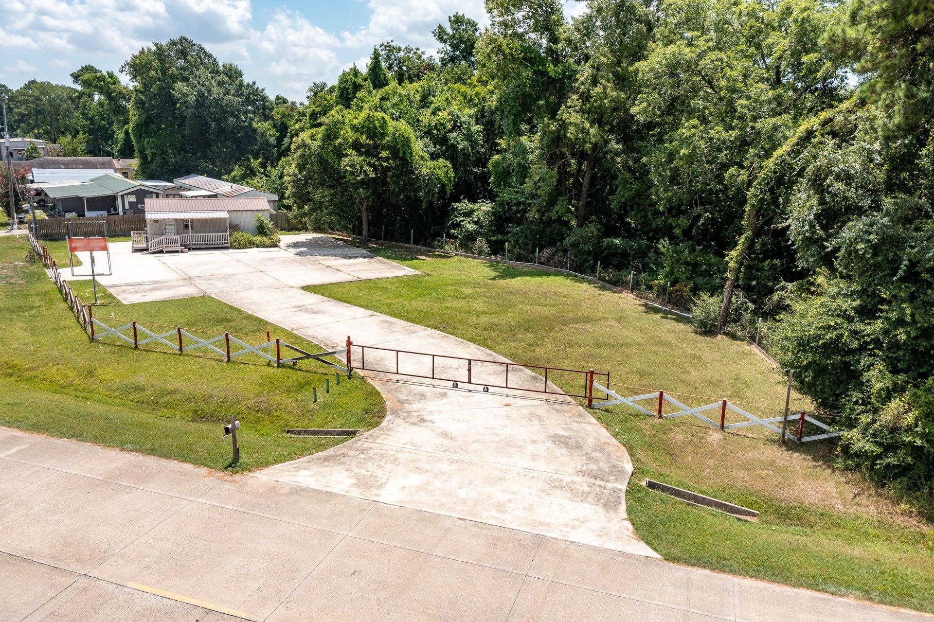 20920 Crosby Freeway, Crosby, TX 77532 20920 Crosby Freeway, Crosby, TX 77532