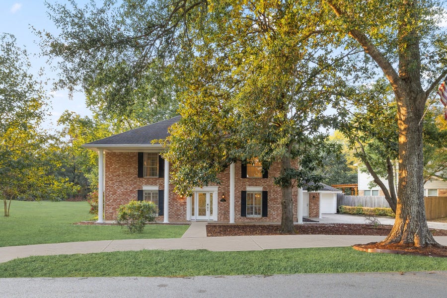 Property photo for 522 River Plantation Drive, Conroe, TX