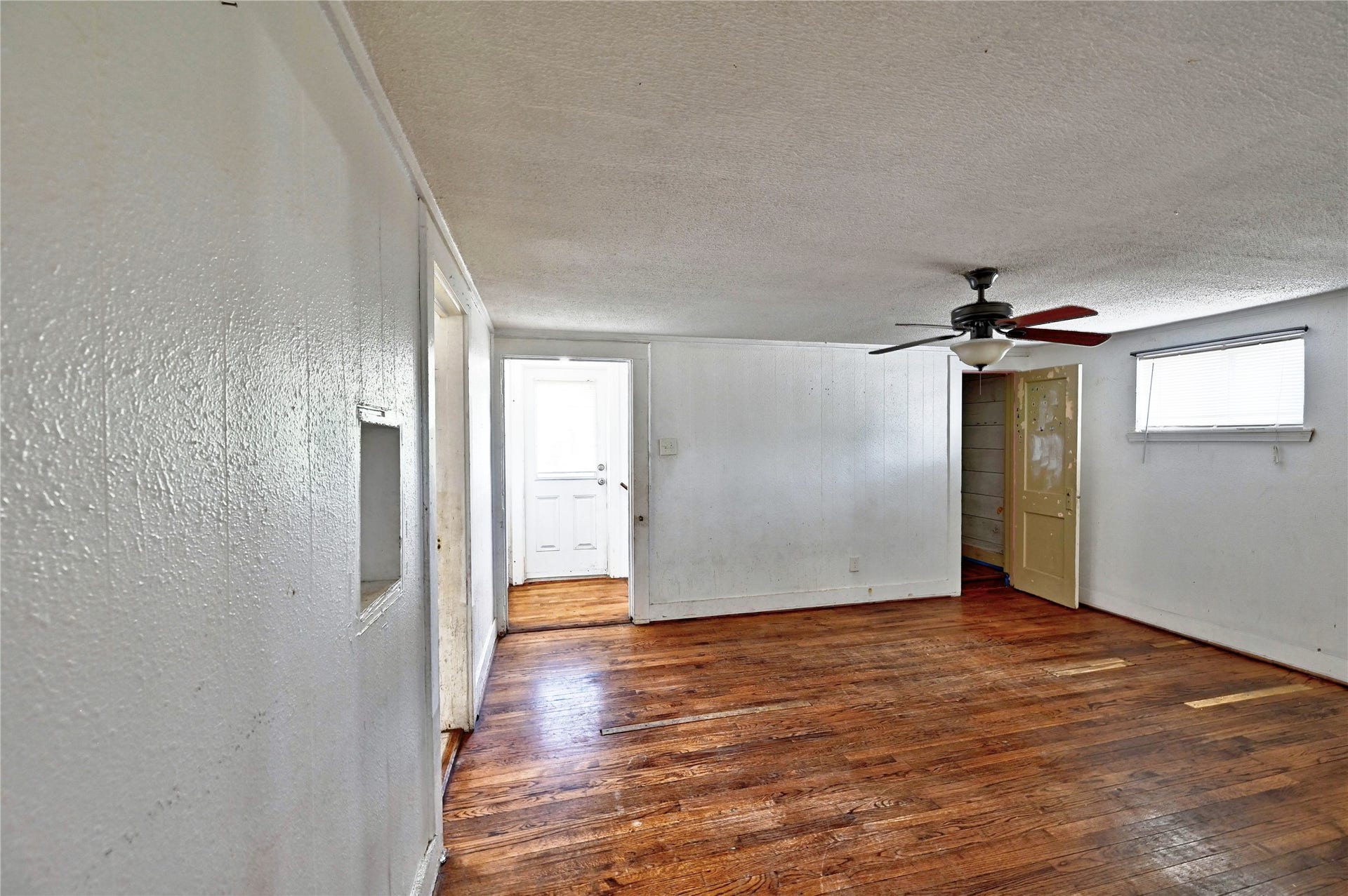 314 King Street, Houston, TX 77022 Dining area
