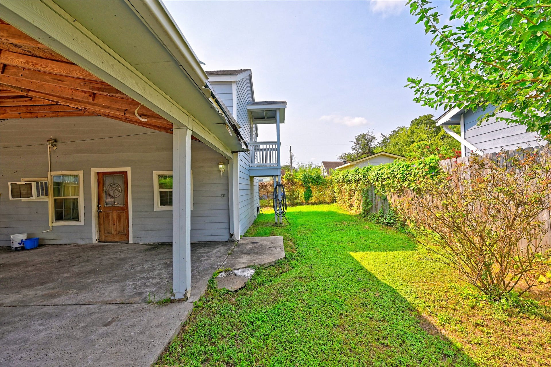 314 King Street, Houston, TX 77022 Side view
