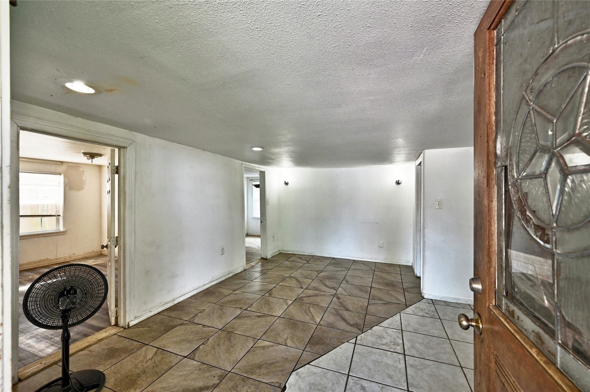 314 King Street, Houston, TX 77022 Family room
