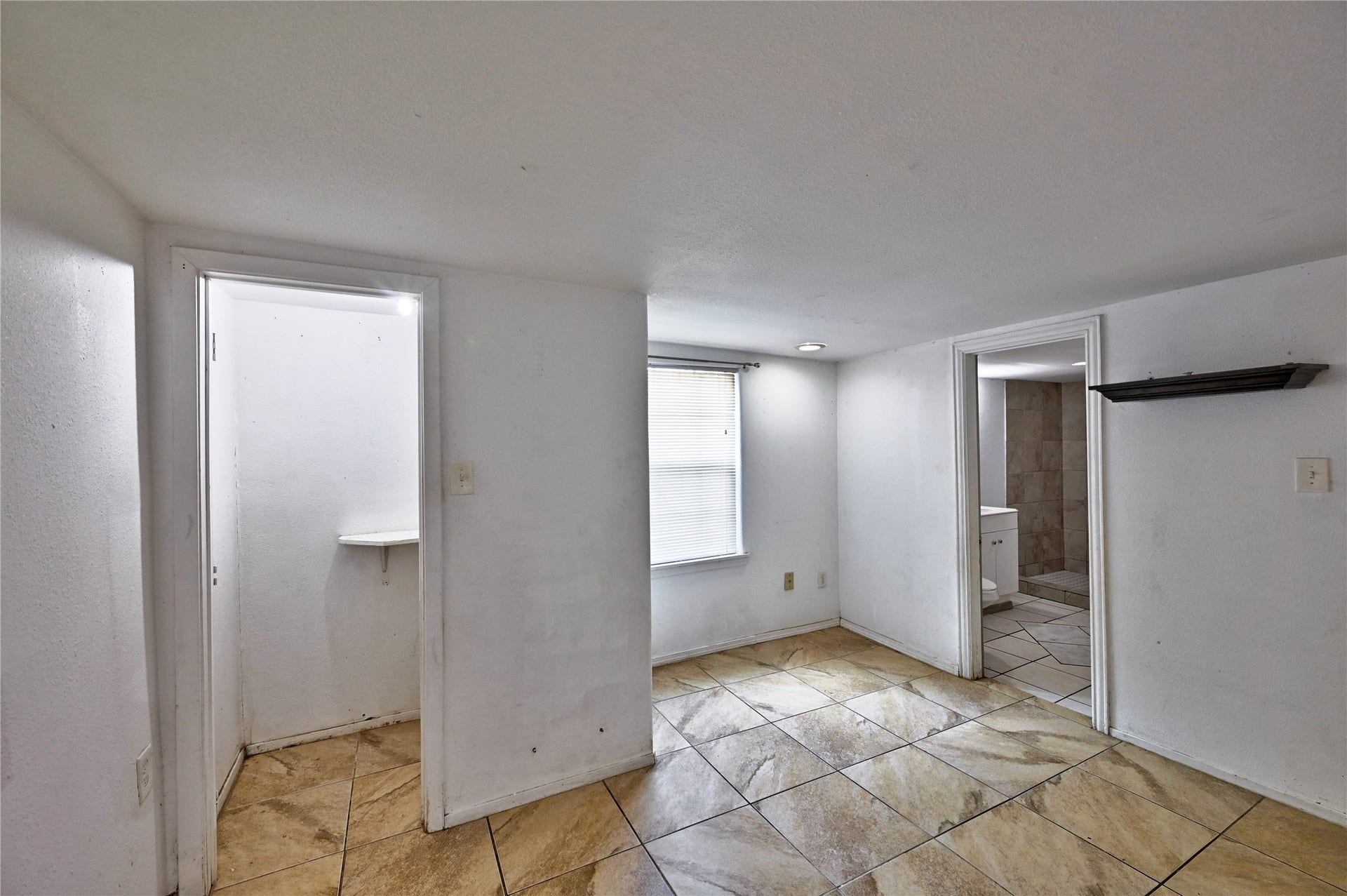 314 King Street, Houston, TX 77022 Primary bedroom