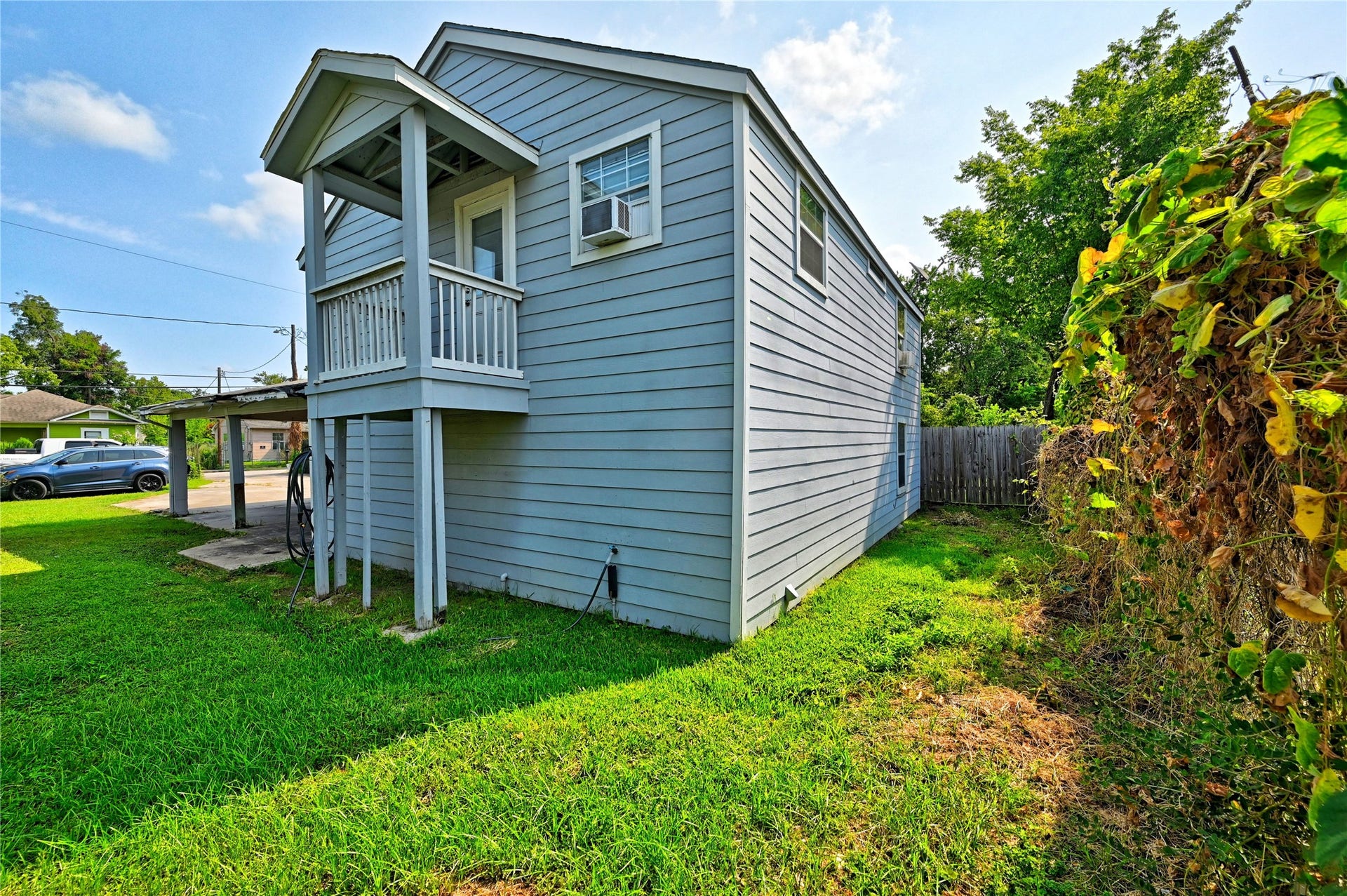 314 King Street, Houston, TX 77022 Side view
