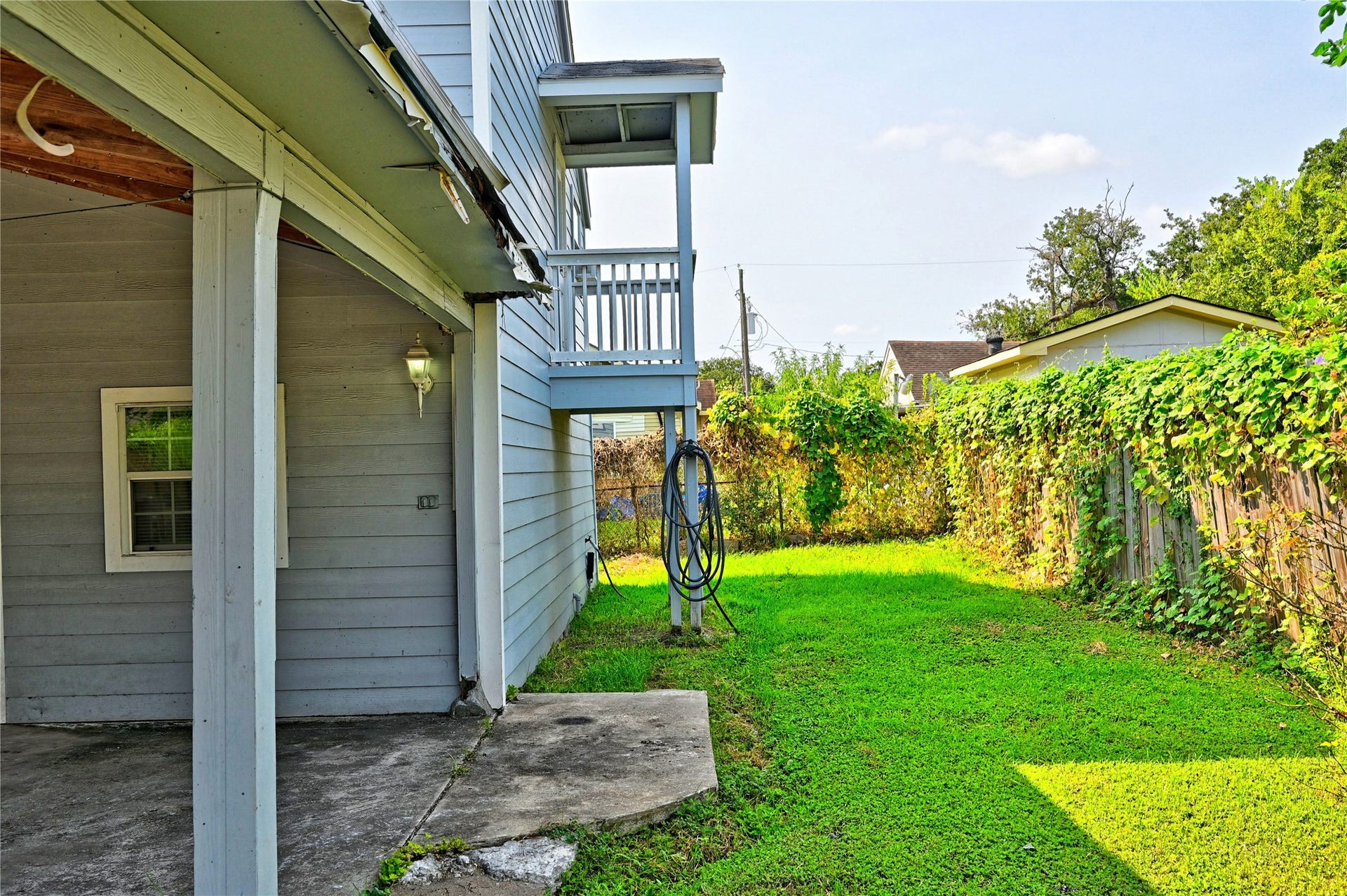 314 King Street, Houston, TX 77022 Side view