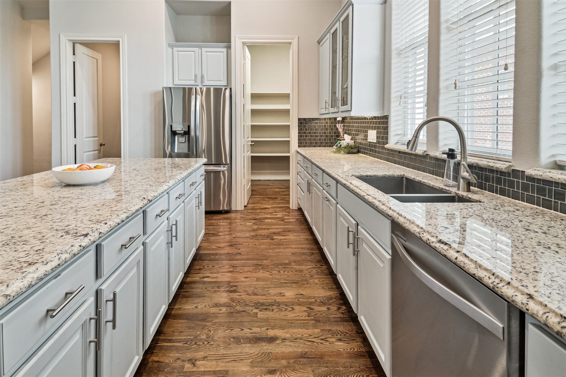 1847 Edwards Street, Houston, TX 77007 1847 Edwards Street, Houston, TX 77007