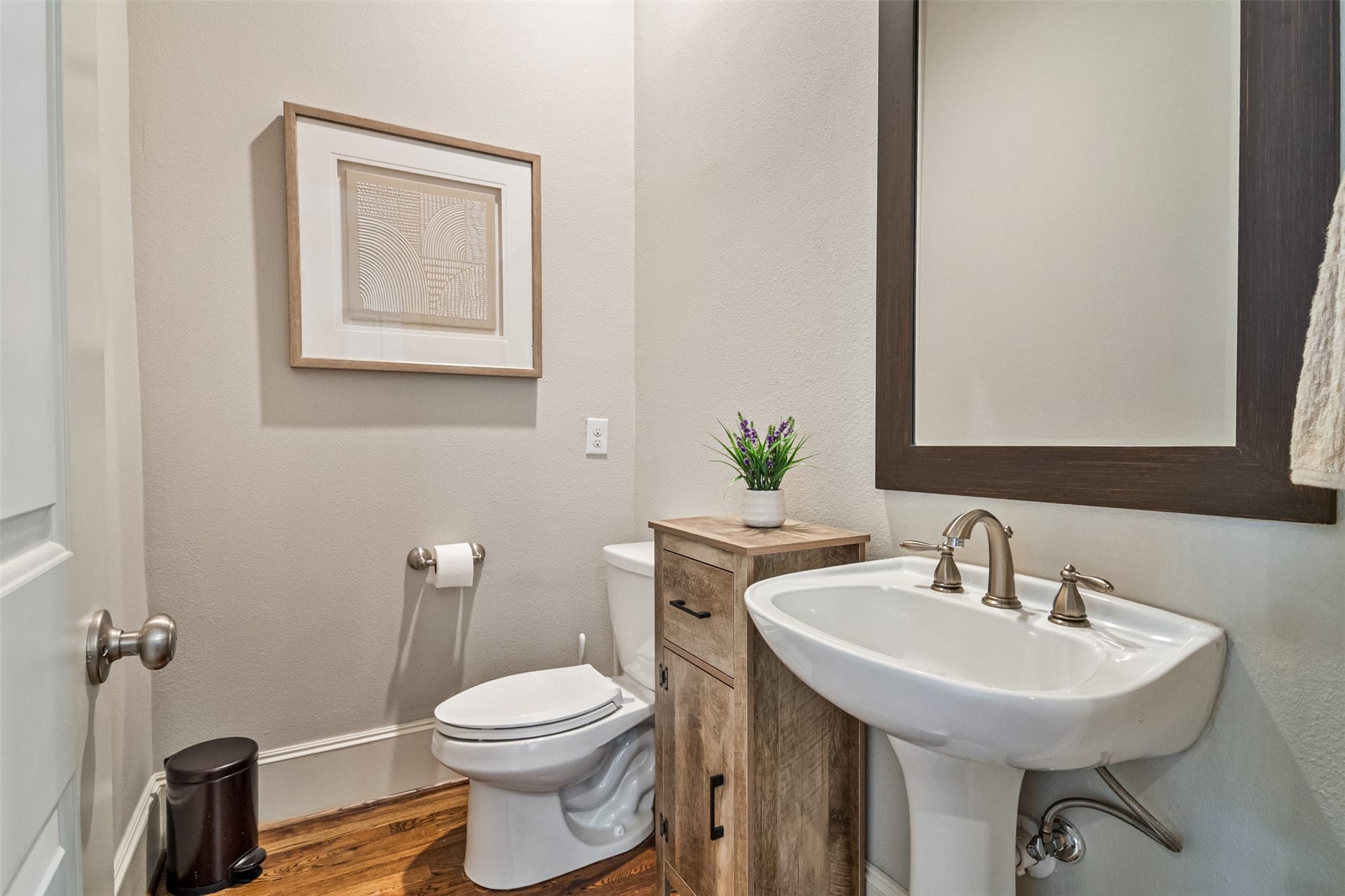 1847 Edwards Street, Houston, TX 77007 1847 Edwards Street, Houston, TX 77007
