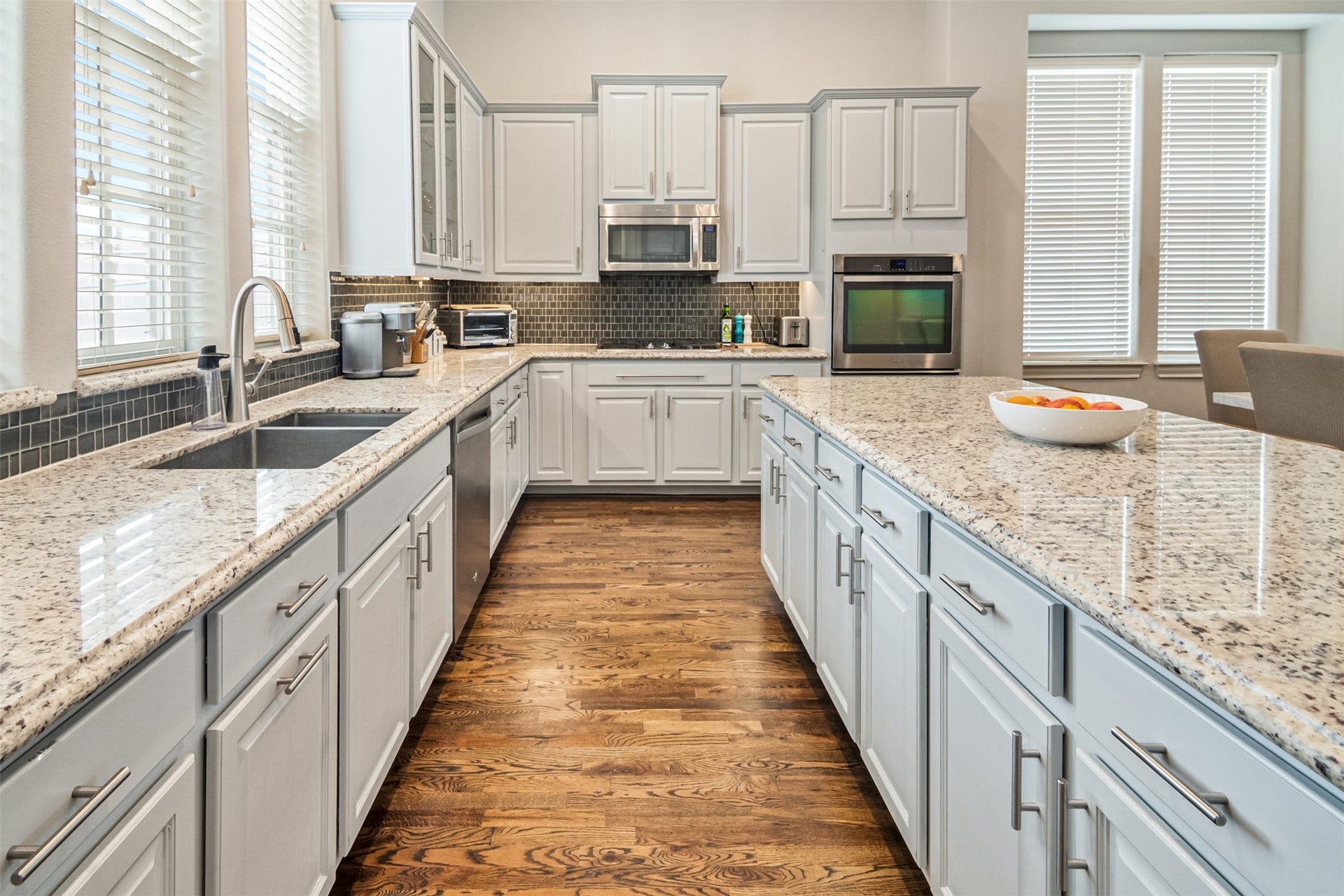 1847 Edwards Street, Houston, TX 77007 1847 Edwards Street, Houston, TX 77007