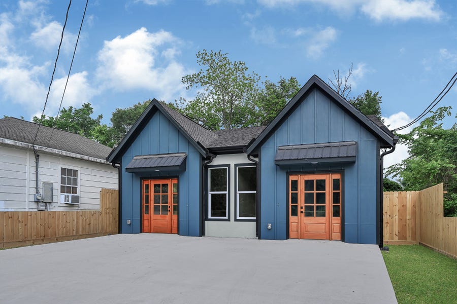 Property photo for 112 S San Jacinto Street, Conroe, TX