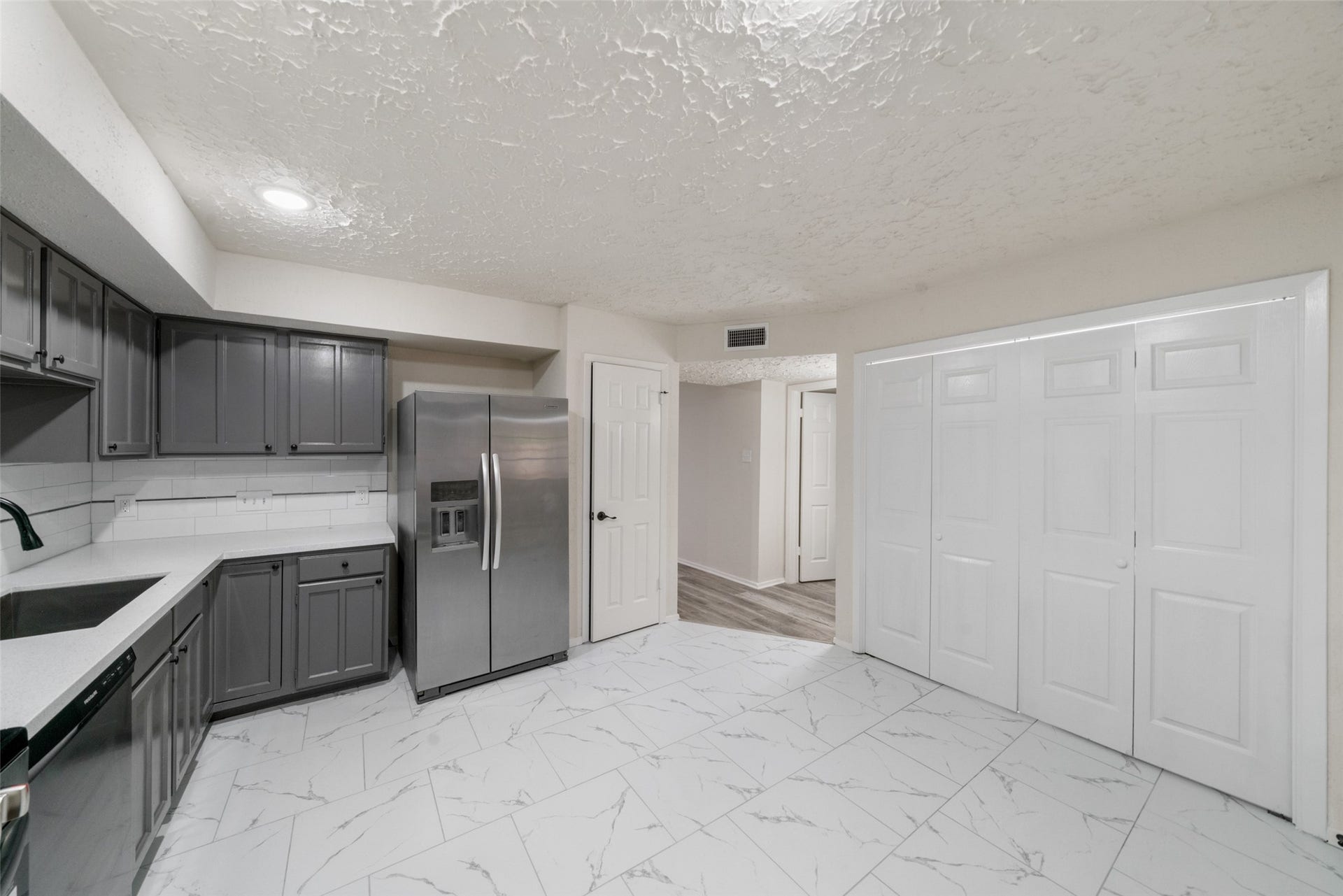9230 Baronsmede Drive, Houston, TX 77083 9230 Baronsmede Drive, Houston, TX 77083