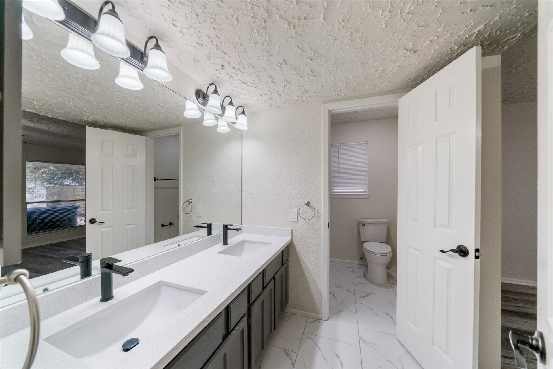 9230 Baronsmede Drive, Houston, TX 77083 9230 Baronsmede Drive, Houston, TX 77083