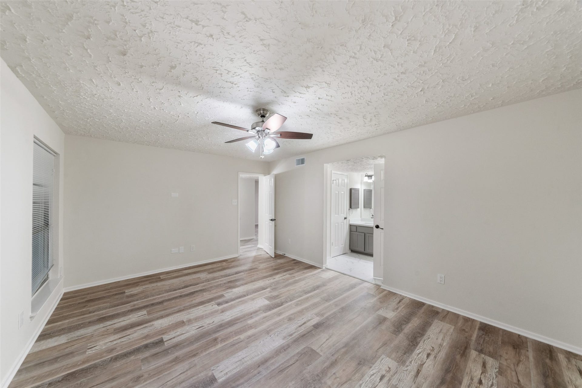 9230 Baronsmede Drive, Houston, TX 77083 9230 Baronsmede Drive, Houston, TX 77083