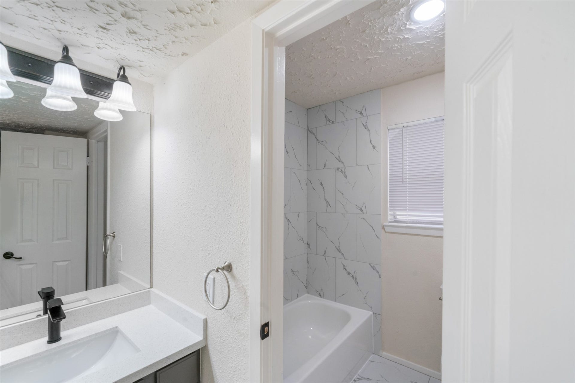 9230 Baronsmede Drive, Houston, TX 77083 9230 Baronsmede Drive, Houston, TX 77083