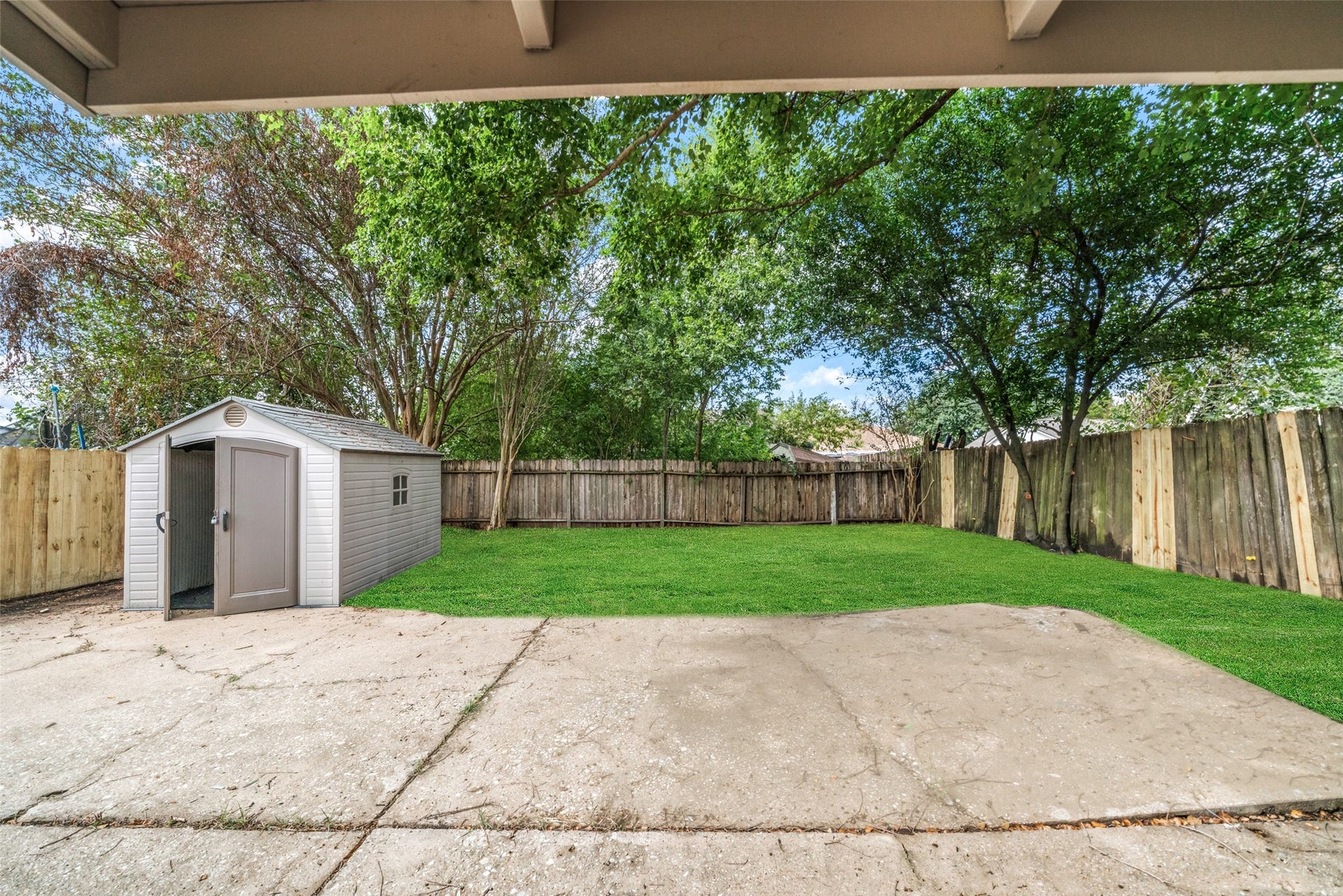 9230 Baronsmede Drive, Houston, TX 77083 9230 Baronsmede Drive, Houston, TX 77083