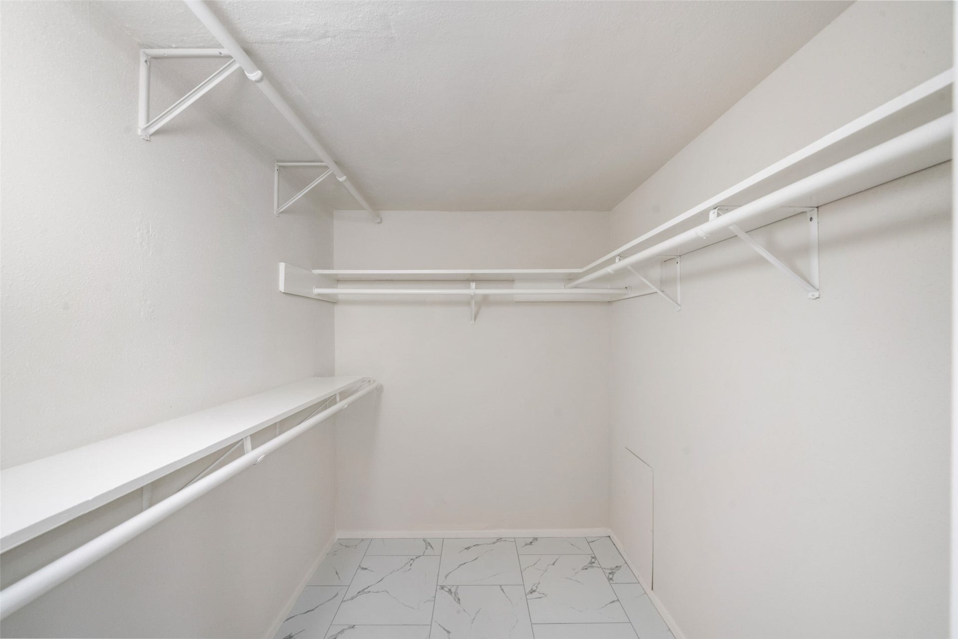 9230 Baronsmede Drive, Houston, TX 77083 9230 Baronsmede Drive, Houston, TX 77083