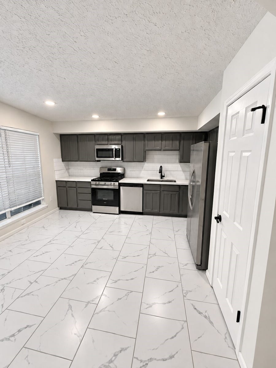 Property photo for 9230 Baronsmede Drive, Houston, TX
