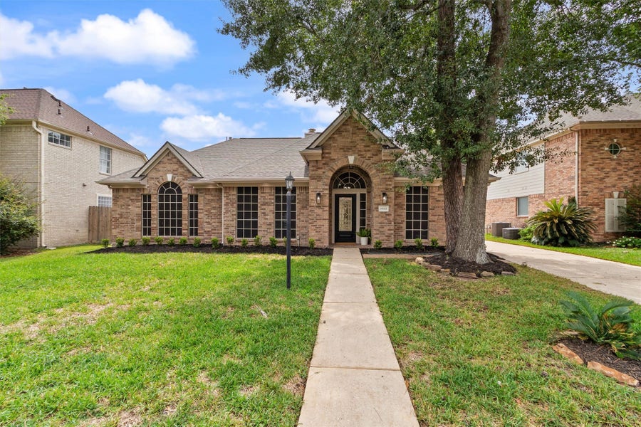 Property photo for 19111 Emory Trail, Spring, TX