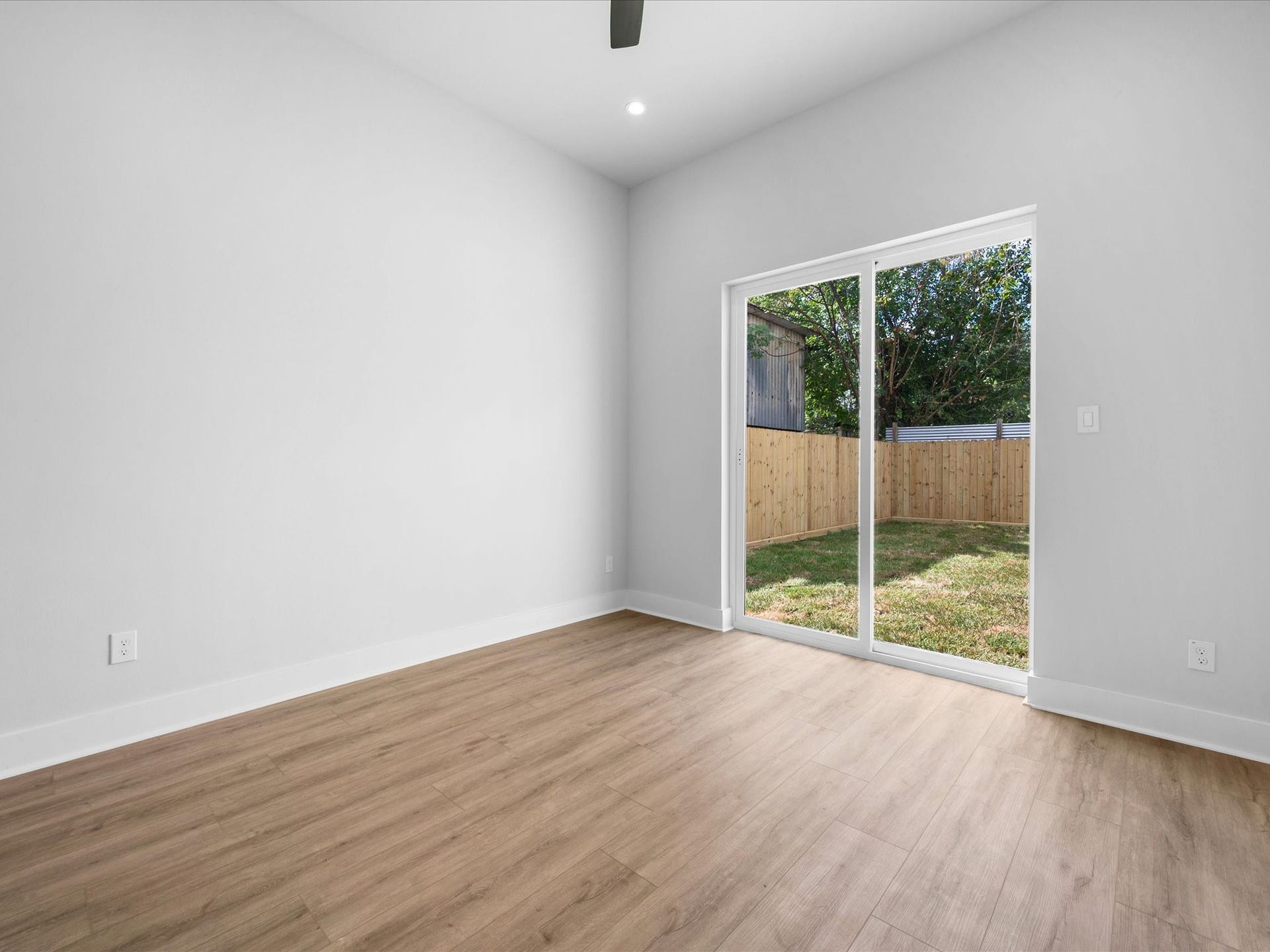 120 Estelle Street, Houston, TX 77003 Contemporary finishes and a comfortable layout make this bedroom a welcoming retreat, complete with a dedicated full bathroom for added privacy.