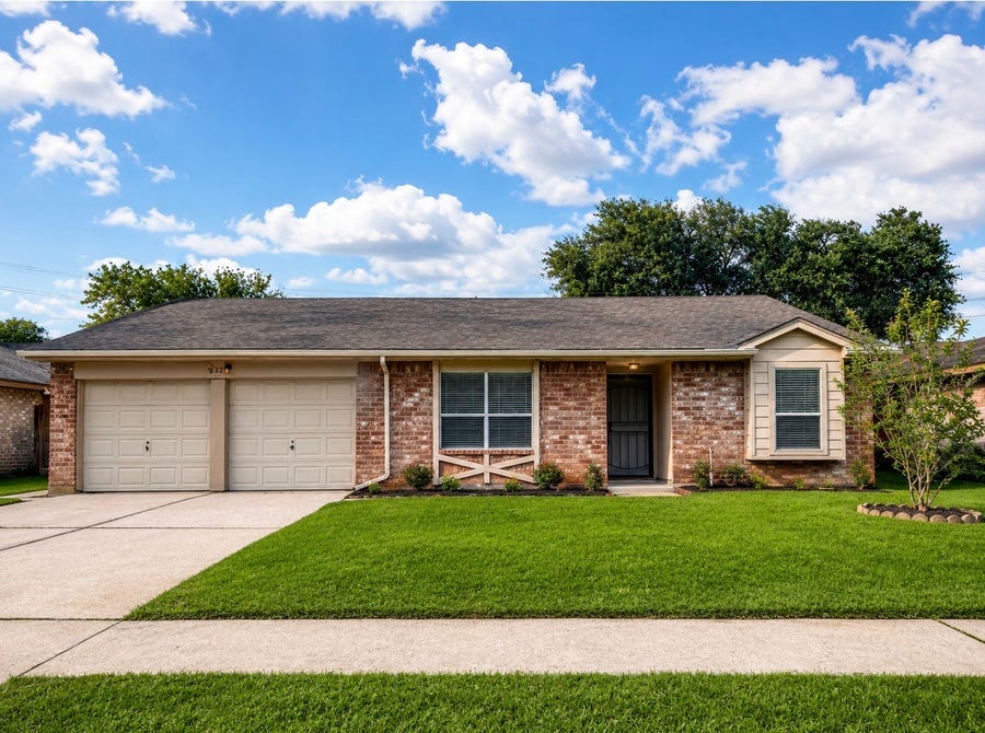 Property photo for 7522 Crisp Wood Lane, Houston, TX