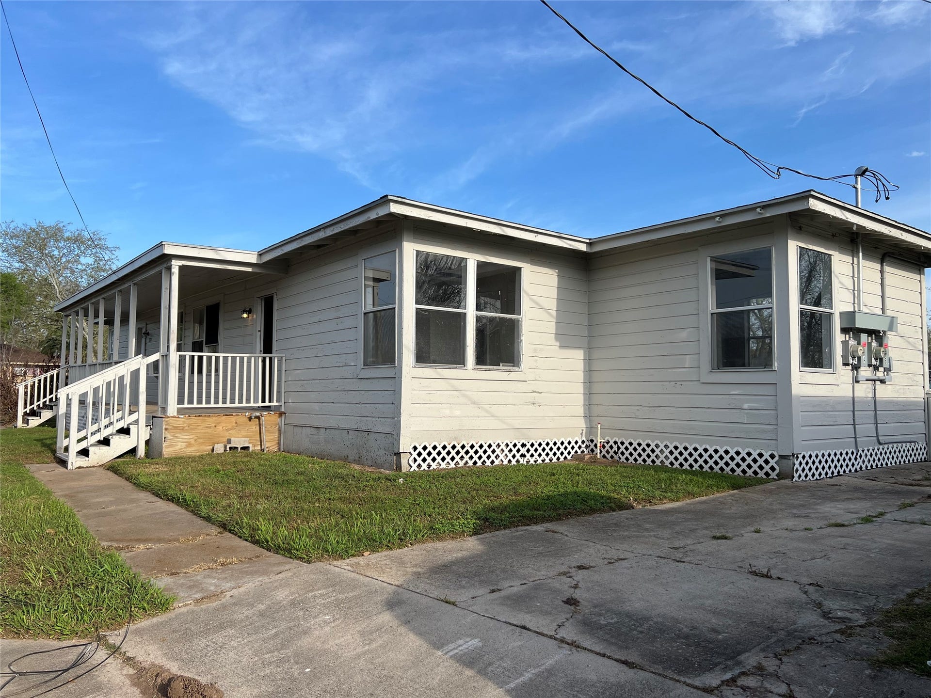 1324 W 10th Street, Freeport, TX 77541 1324 W 10th Street, Freeport, TX 77541