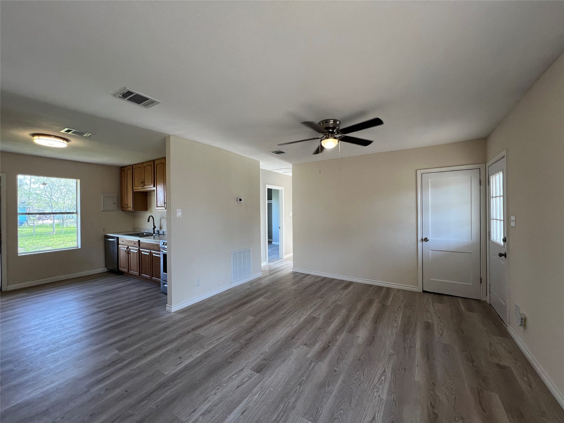1324 W 10th Street, Freeport, TX 77541 1324 W 10th Street, Freeport, TX 77541