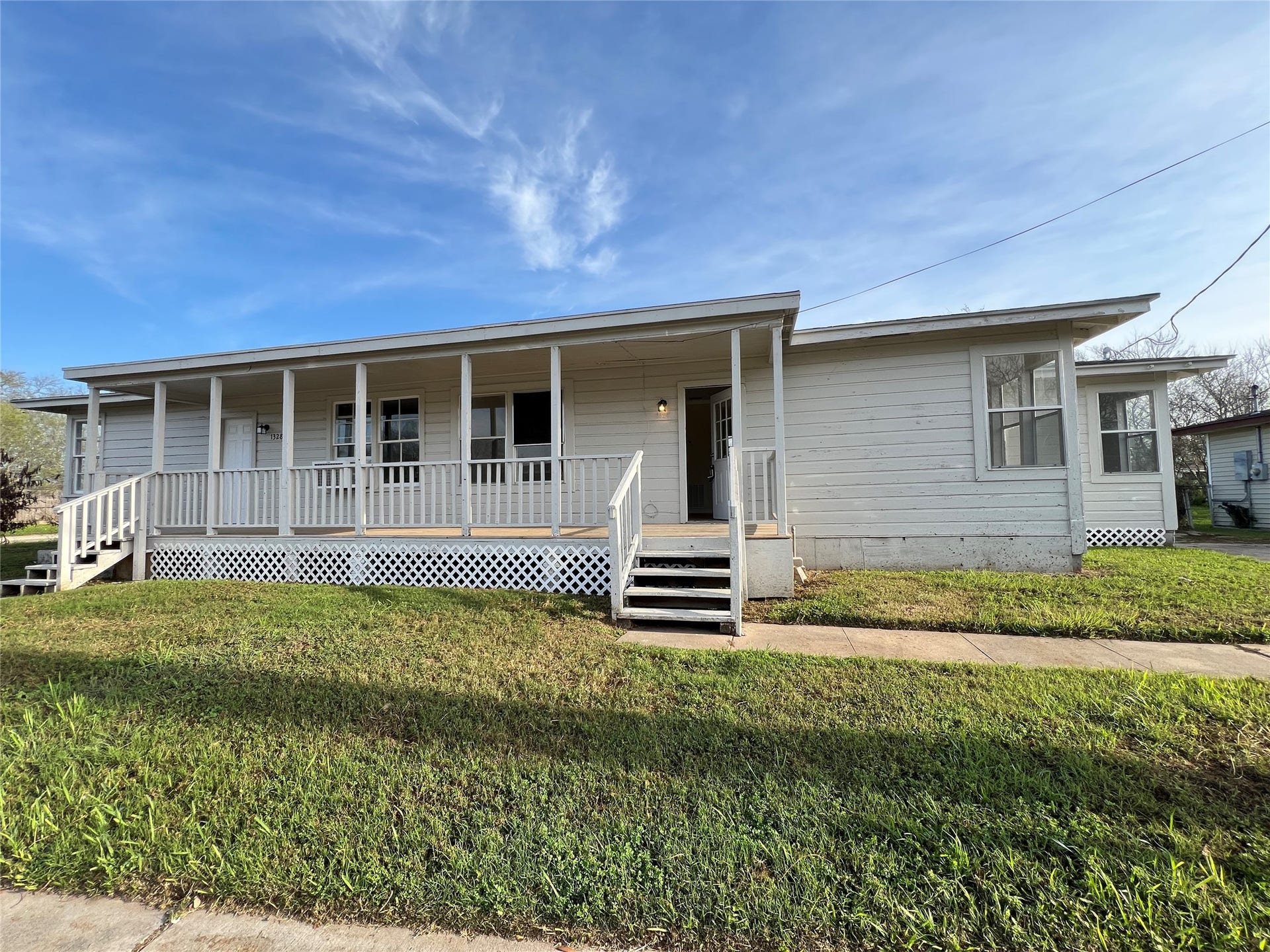 1324 W 10th Street, Freeport, TX 77541 1324 W 10th Street, Freeport, TX 77541