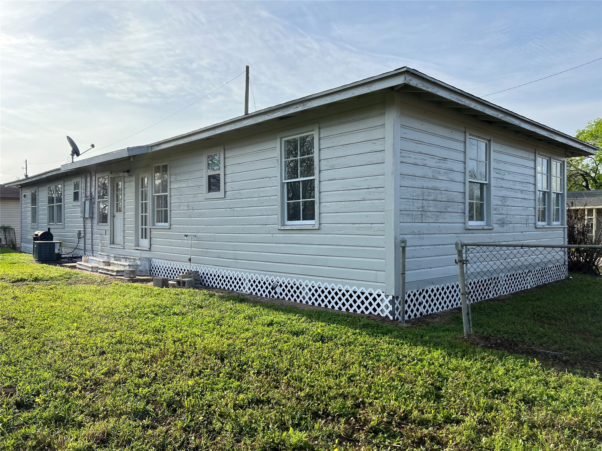 1324 W 10th Street, Freeport, TX 77541 1324 W 10th Street, Freeport, TX 77541