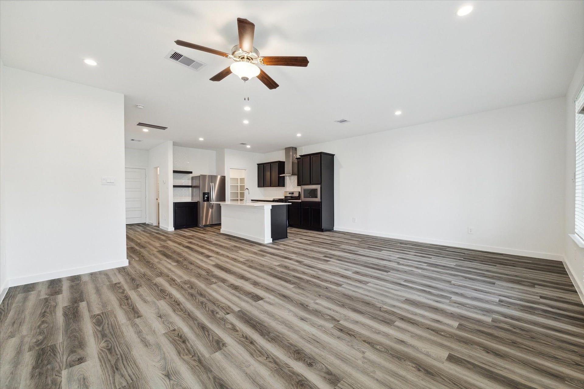 12322 Brandenburg Gate Drive, Houston, TX 77047 12322 Brandenburg Gate Drive, Houston, TX 77047