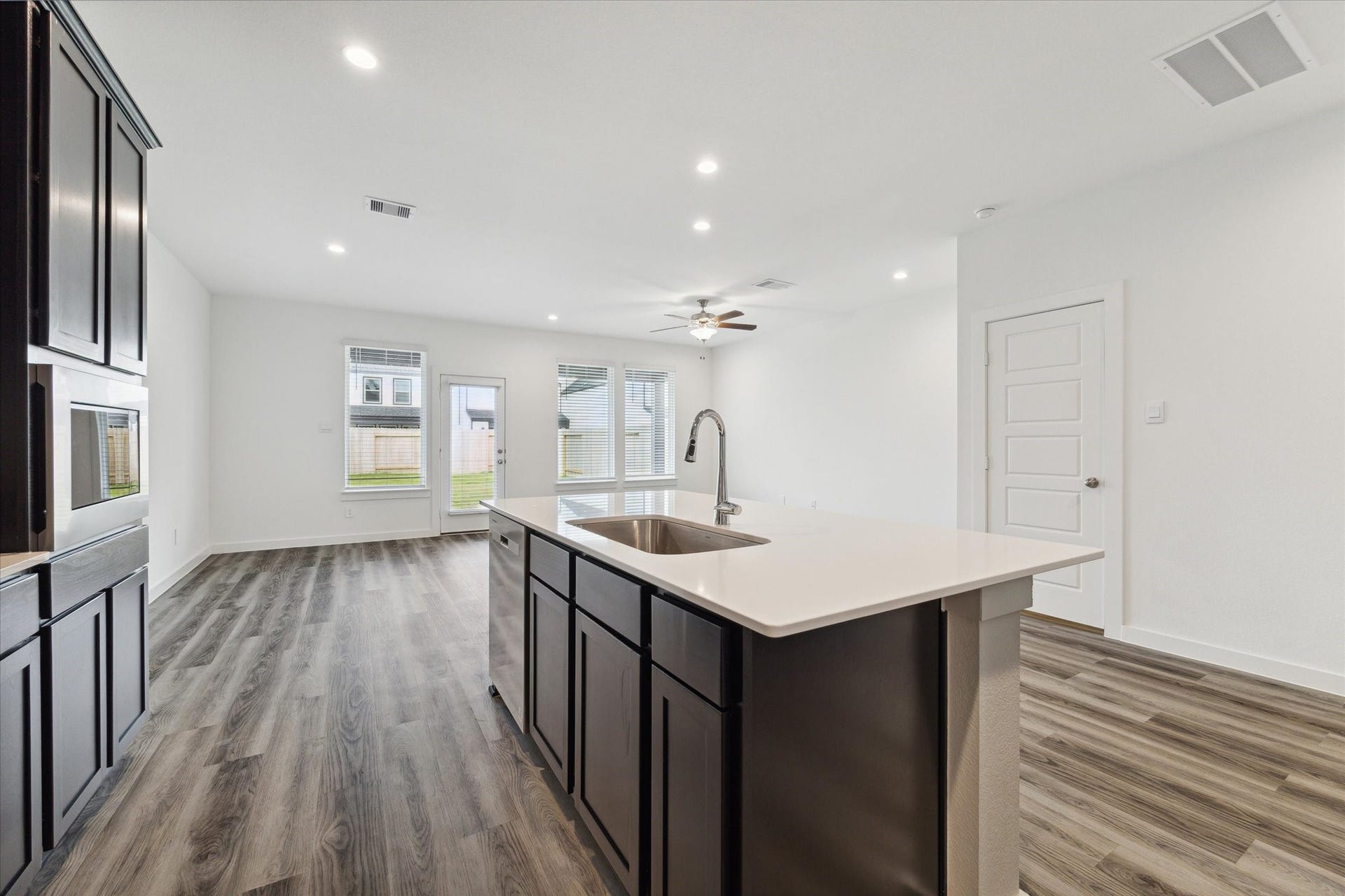 12322 Brandenburg Gate Drive, Houston, TX 77047 12322 Brandenburg Gate Drive, Houston, TX 77047