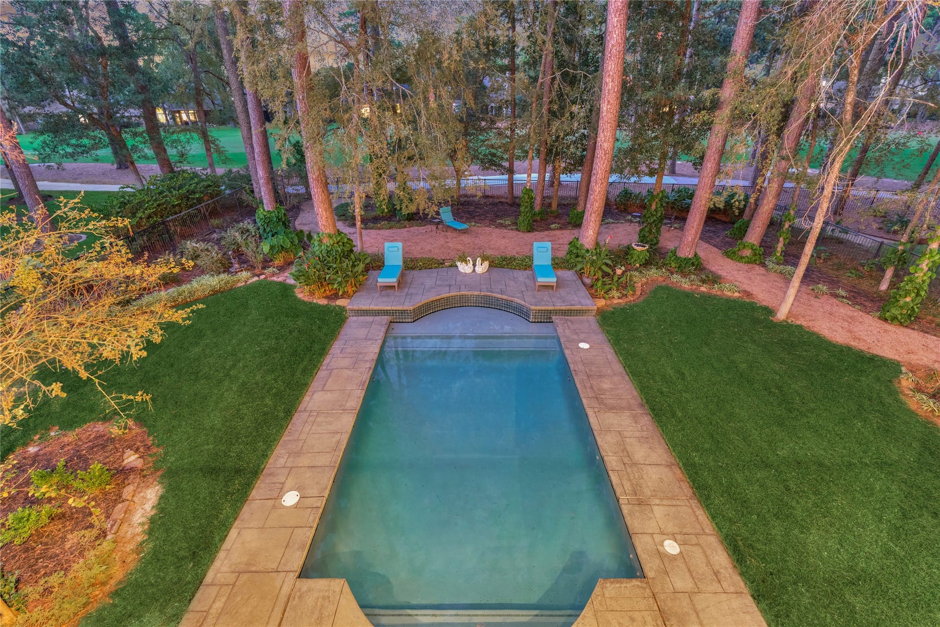 3073 Bentwater Drive, Montgomery, TX 77356 Beautiful views of the backyard and golf course from the balcony!