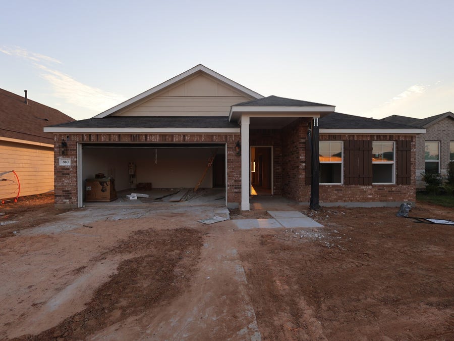 Property photo for 810 Ridgewood Cliffs Court, Willis, TX