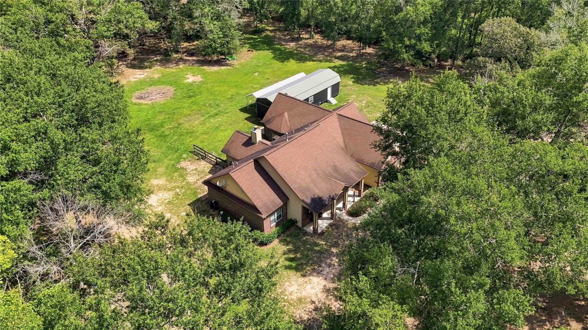 21015 Angus Drive, Cleveland, TX 77328 21015 Angus Drive, Cleveland, TX 77328
