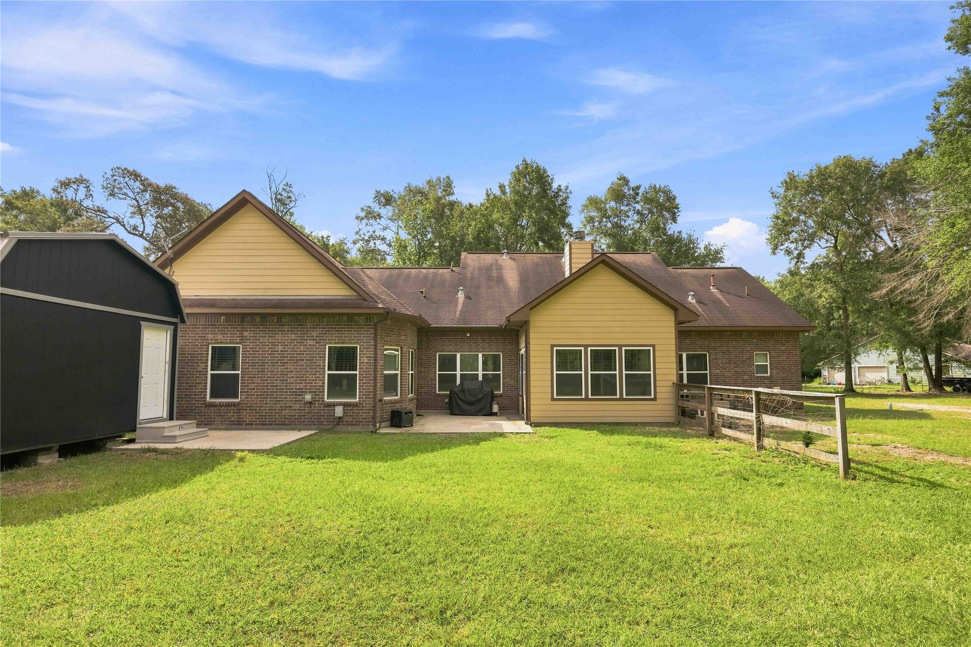 21015 Angus Drive, Cleveland, TX 77328 21015 Angus Drive, Cleveland, TX 77328