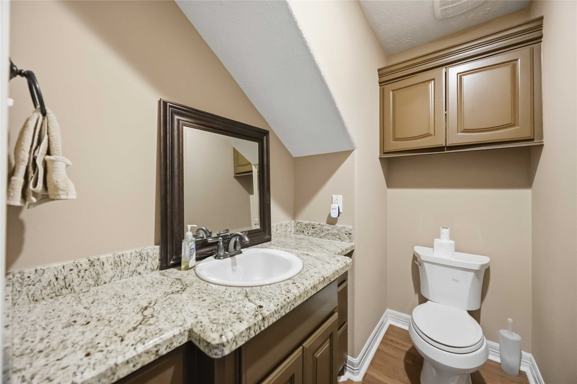 21015 Angus Drive, Cleveland, TX 77328 half bath in the gameroom