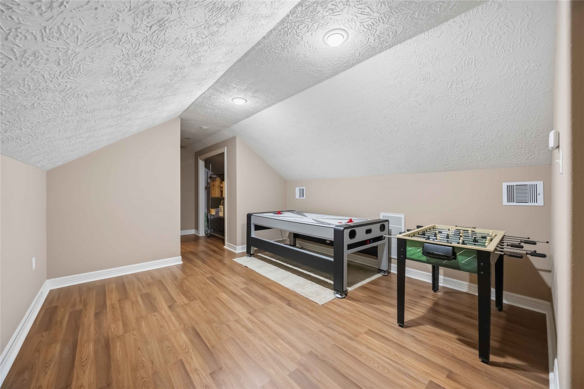 21015 Angus Drive, Cleveland, TX 77328 upstairs gameroom