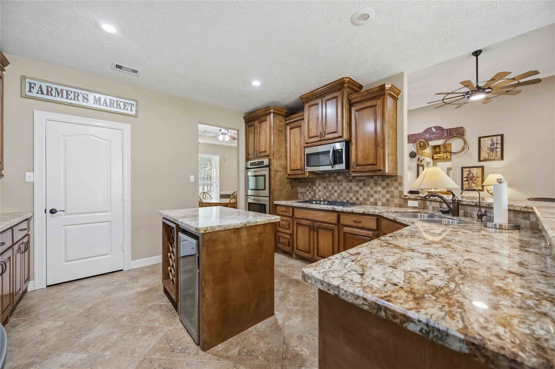 21015 Angus Drive, Cleveland, TX 77328 21015 Angus Drive, Cleveland, TX 77328