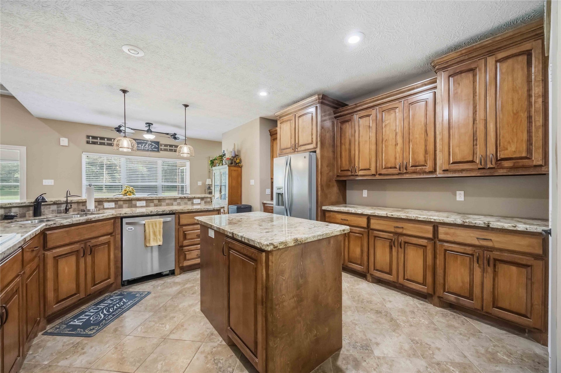21015 Angus Drive, Cleveland, TX 77328 21015 Angus Drive, Cleveland, TX 77328