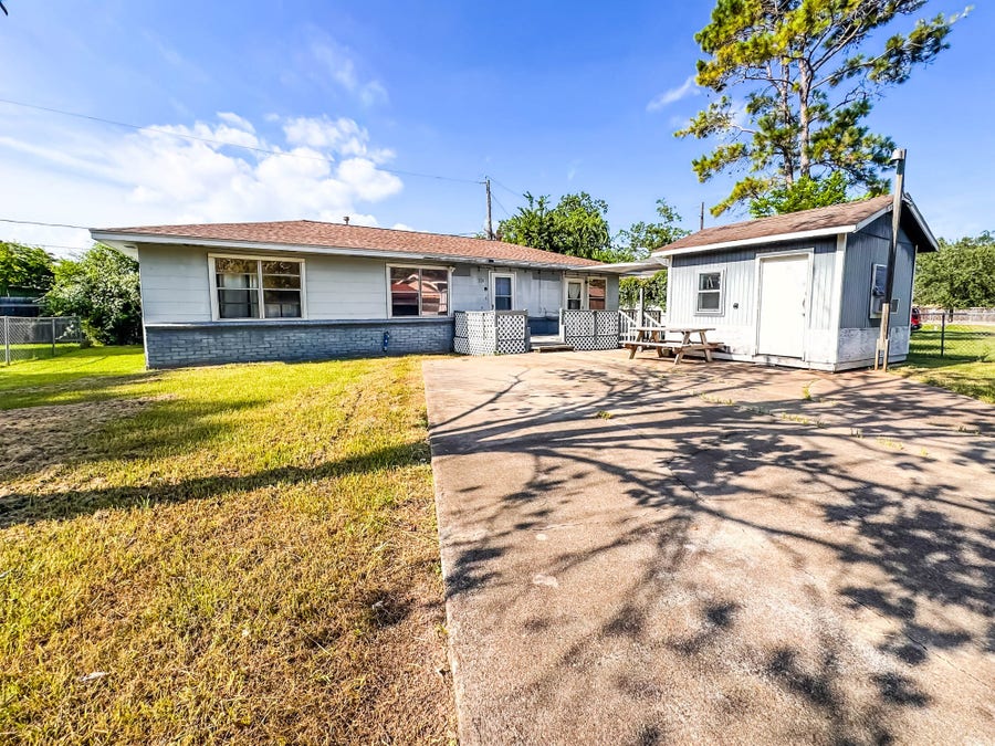 Property photo for 116 W Mahan Street, Richwood, TX