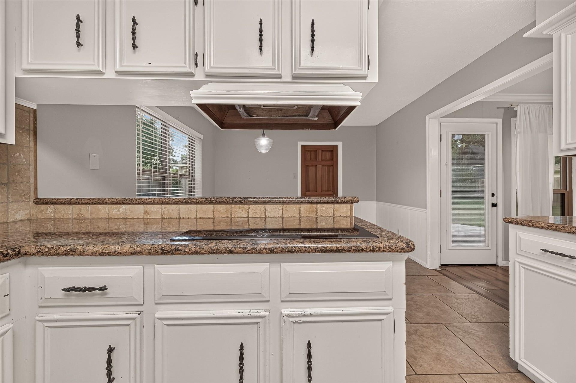 5410 Boyce Springs Drive, Houston, TX 77066 Kitchen