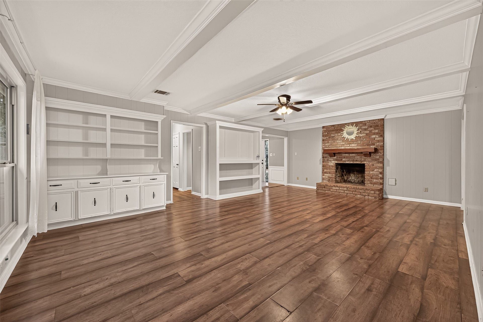 5410 Boyce Springs Drive, Houston, TX 77066 Living Room
