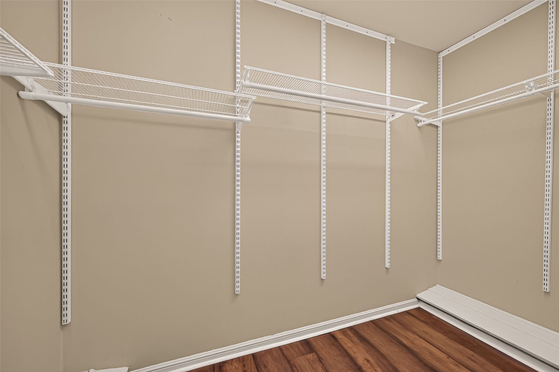 5410 Boyce Springs Drive, Houston, TX 77066 Primary closet
