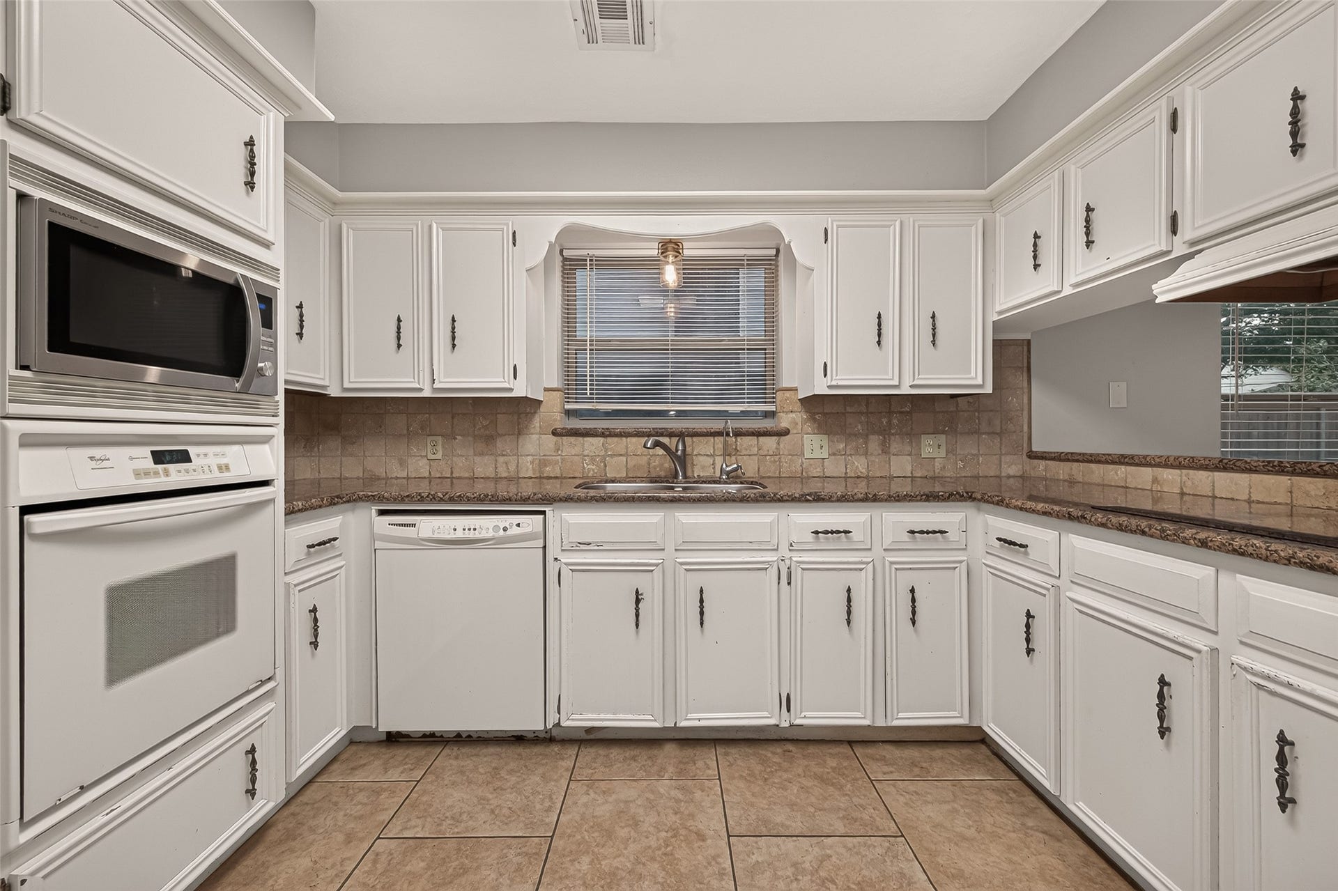 5410 Boyce Springs Drive, Houston, TX 77066 Kitchen