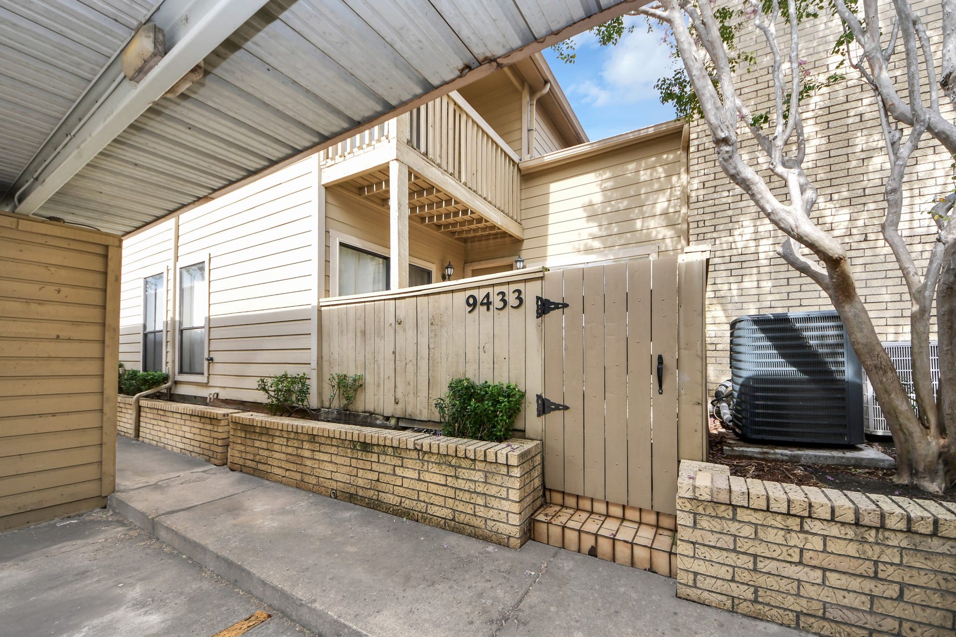 9433 Pagewood Ln, Houston, TX 77063 9433 Pagewood Ln, Houston, TX 77063