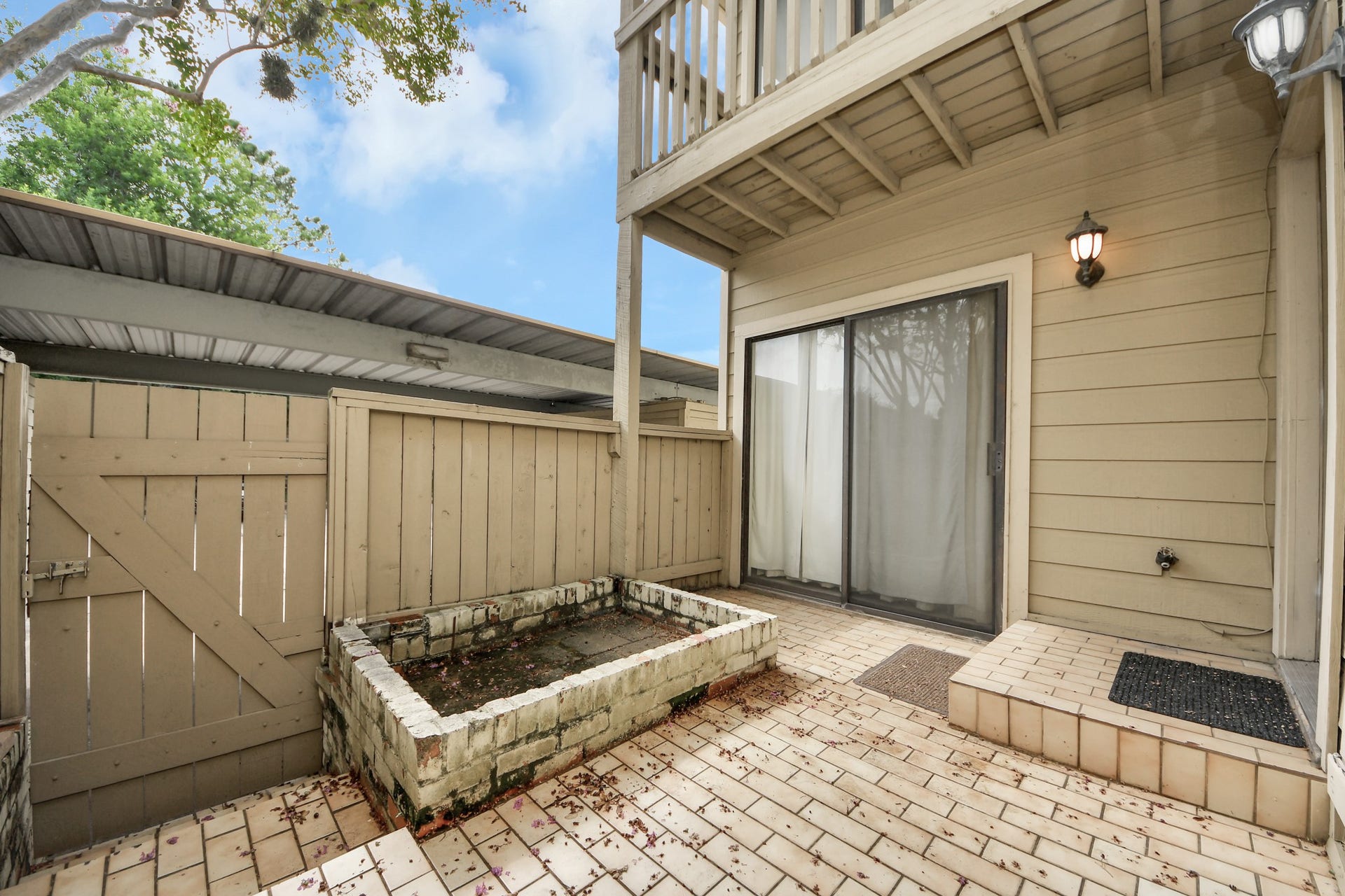 9433 Pagewood Ln, Houston, TX 77063 9433 Pagewood Ln, Houston, TX 77063