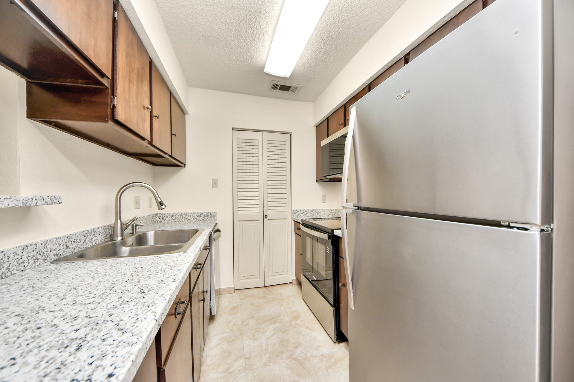 9433 Pagewood Ln, Houston, TX 77063 9433 Pagewood Ln, Houston, TX 77063