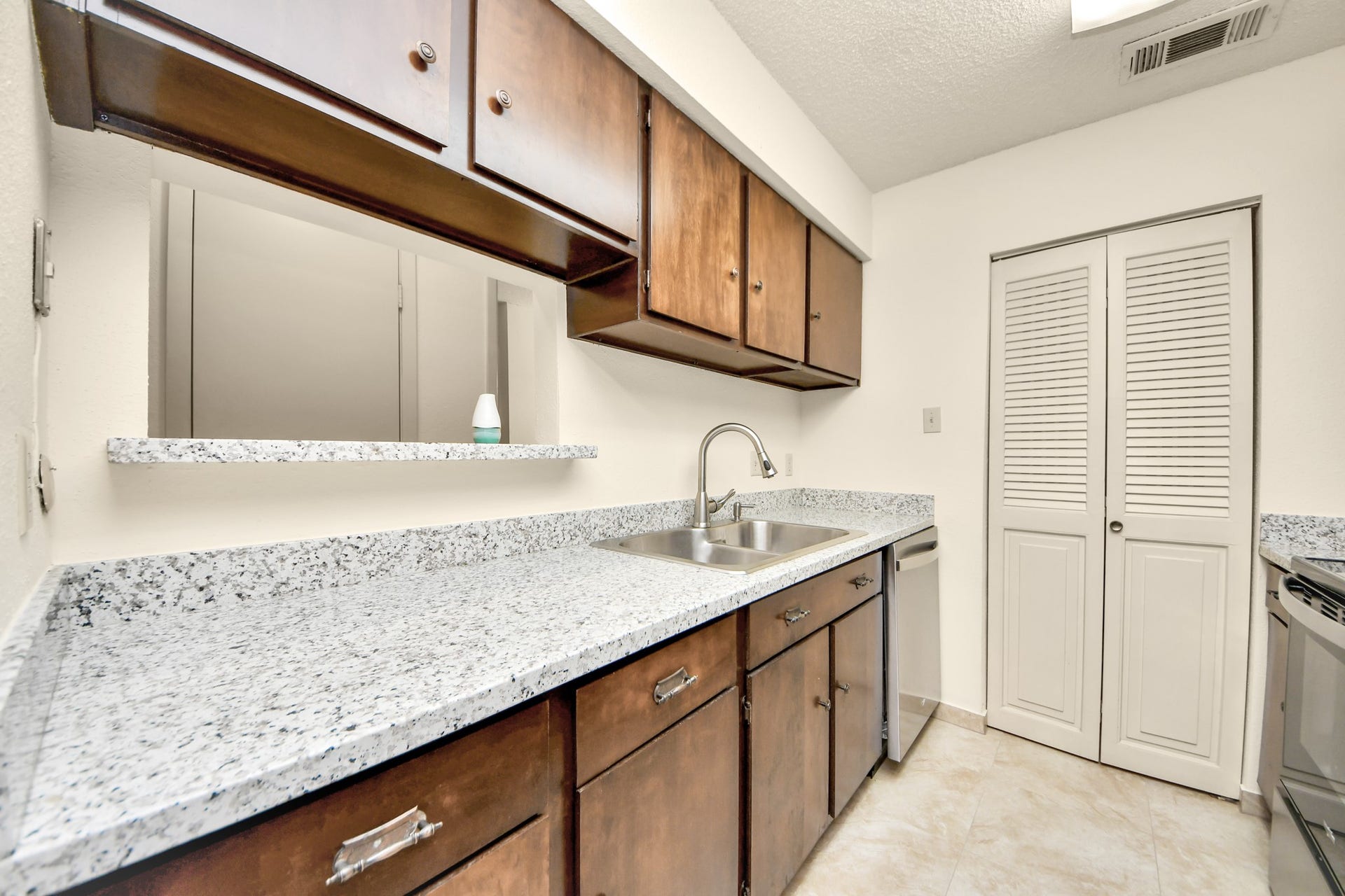9433 Pagewood Ln, Houston, TX 77063 9433 Pagewood Ln, Houston, TX 77063