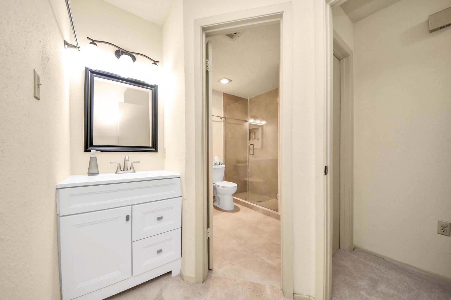 9433 Pagewood Ln, Houston, TX 77063 9433 Pagewood Ln, Houston, TX 77063